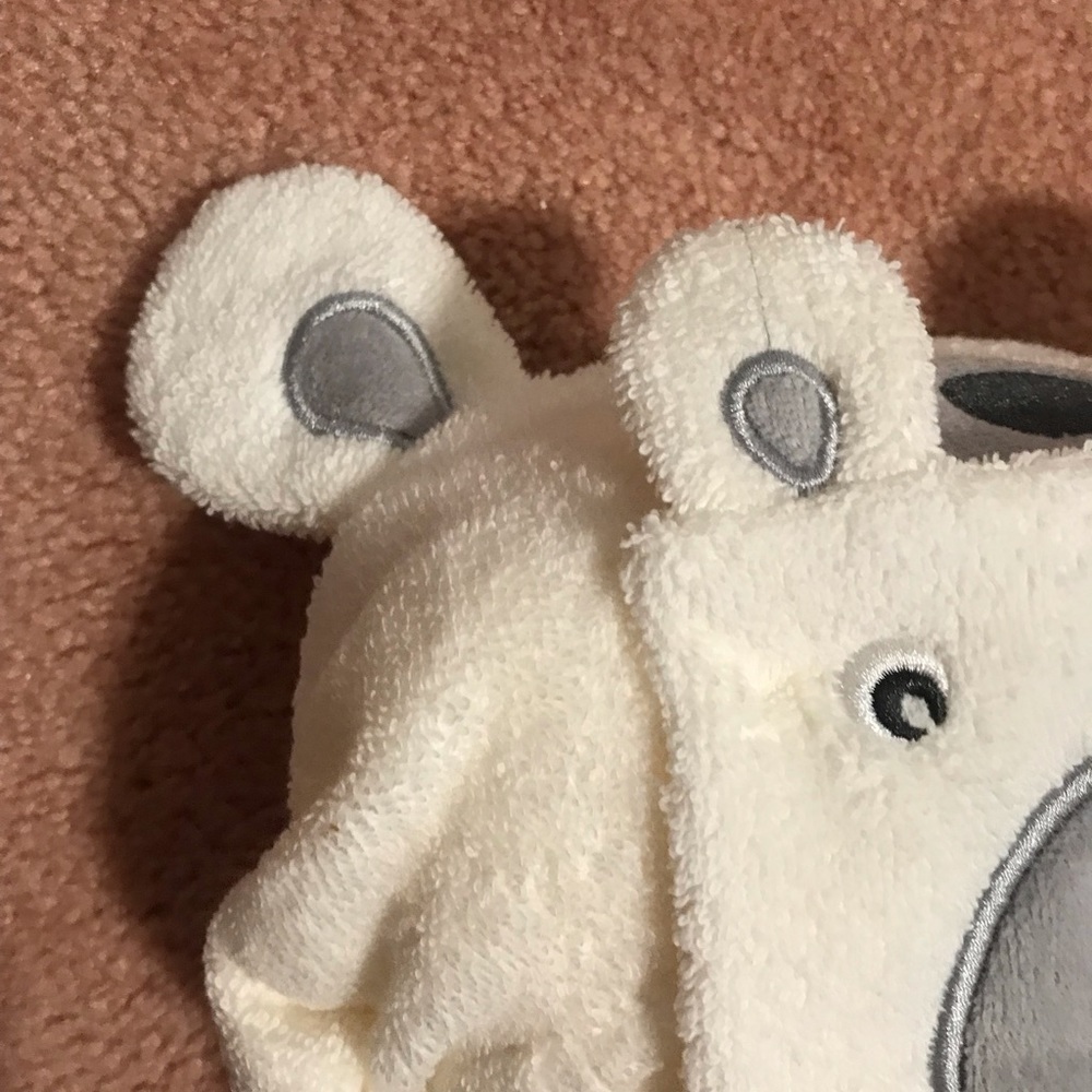 Kids hooded towel and mitt (no offer unless you bundle) please - Picture 2 of 7